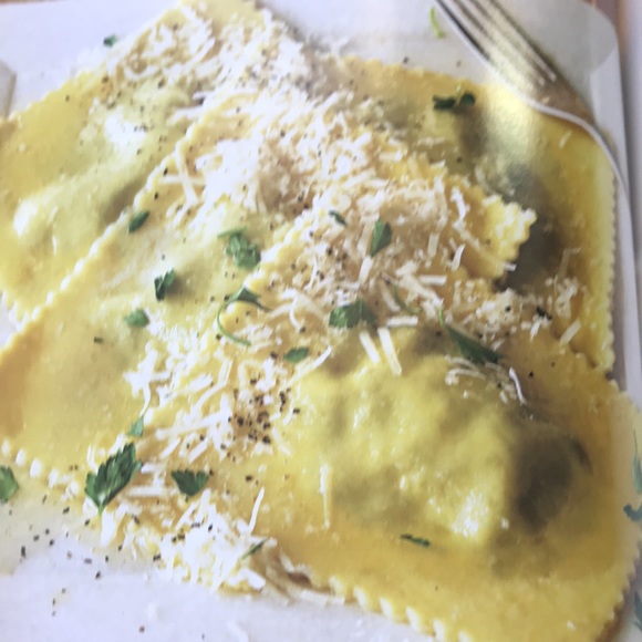 Cooking Italian with the Cake Boss Cookbook Buddy Valastro. - Picture 7 of 16